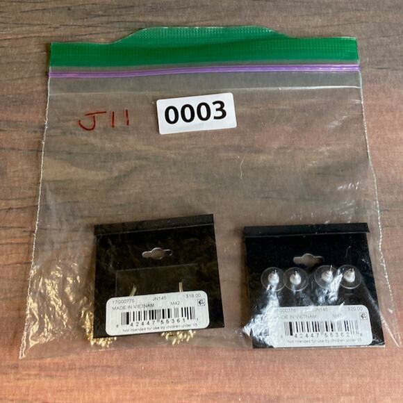 0003 NWT Three Pairs NAPIER Christmas-Themed Pierced Earrings Candy & Wreaths - Picture 8 of 8